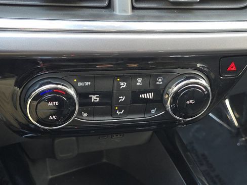 Used 2025 Chevrolet Trax ACTIV w/ Driver Confidence Package FWD image 20