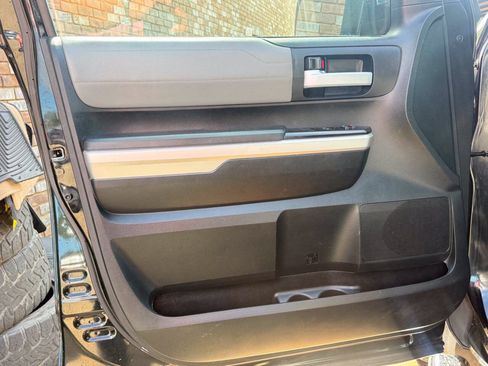 Used 2017 Toyota Tundra Limited RWD image 24
