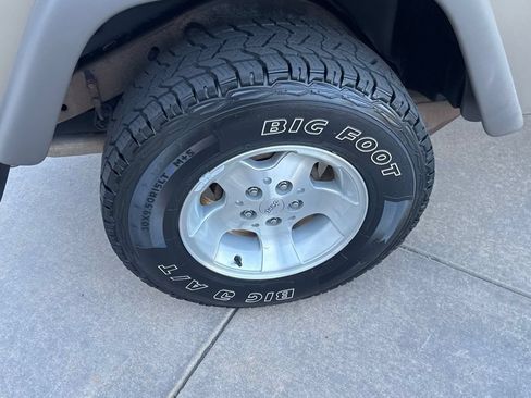 Used 2005 Jeep Wrangler X w/ Tire & Wheel Group (Ecco) AWD/4WD image 13