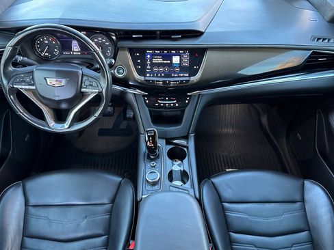 Used 2020 Cadillac XT6 Premium Luxury w/ Platinum Package image 16