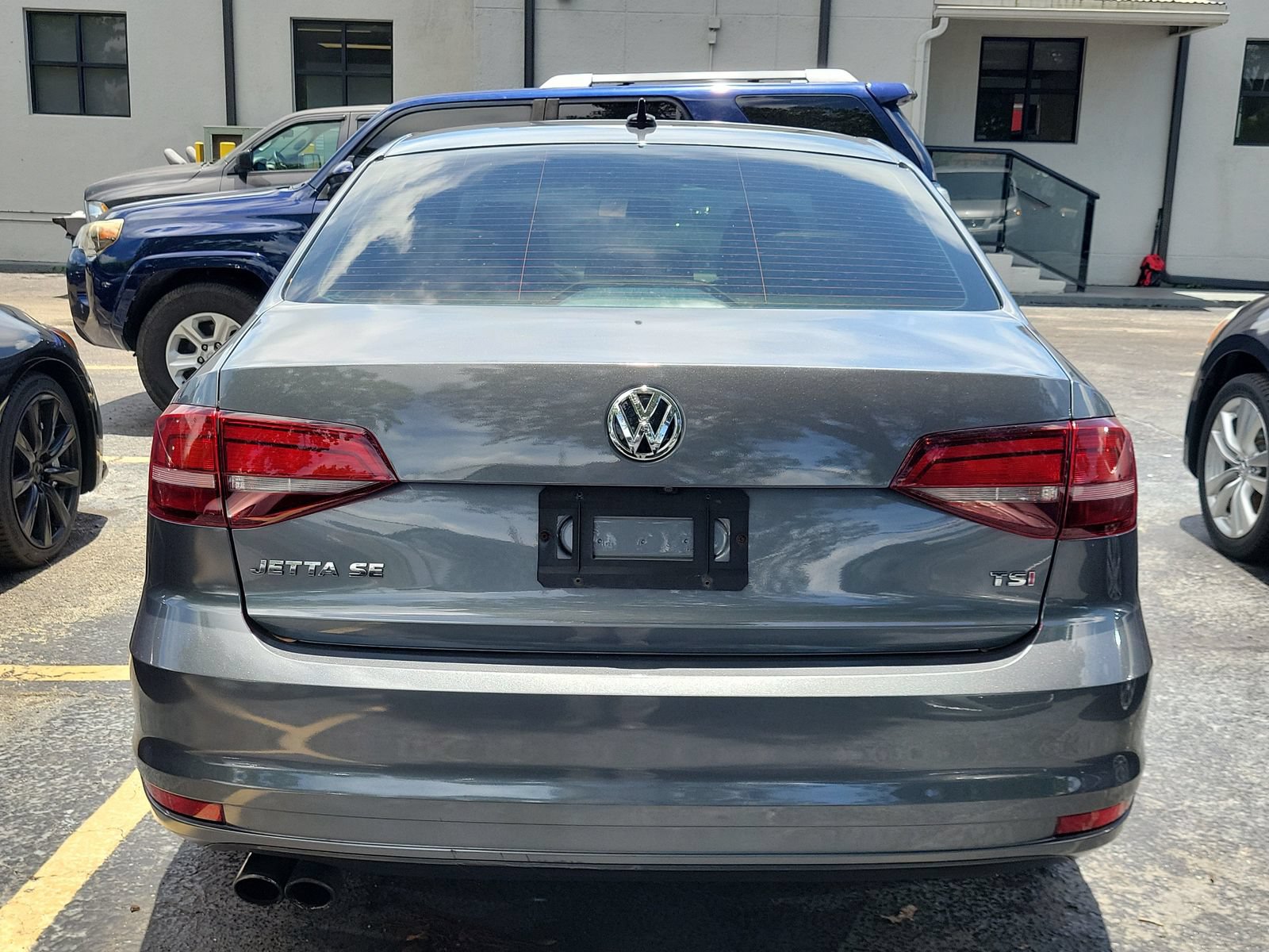 Used 2018 Volkswagen Jetta SE FWD image 4