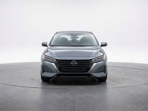 Used 2025 Nissan Sentra S FWD image 2