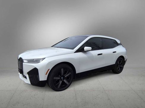 Certified 2024 BMW iX xDrive50 w/ Sport Package AWD/4WD image 4