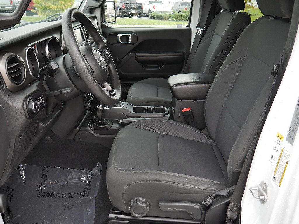 Used 2018 Jeep Wrangler Unlimited Sport AWD/4WD image 10