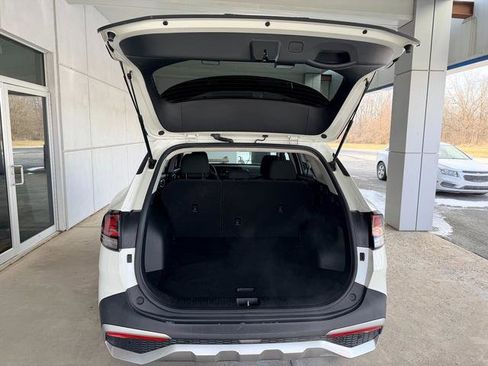Used 2023 Kia Sportage LX AWD/4WD image 9