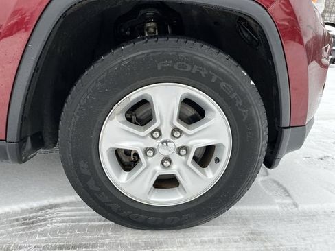 Used 2016 Jeep Grand Cherokee Laredo image 20