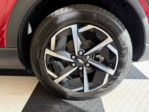 New 2026 Chevrolet Equinox EV LT image 10