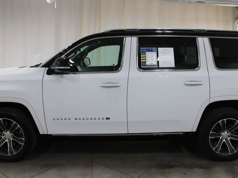Used 2023 Jeep Grand Wagoneer 4WD image 6