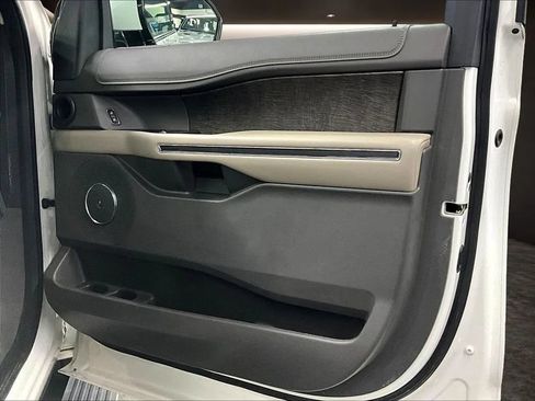 Used 2020 Ford Expedition Limited w/ Equipment Group 302A RWD image 29