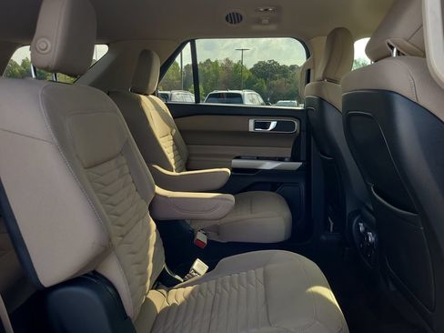 Used 2020 Ford Explorer XLT RWD image 19