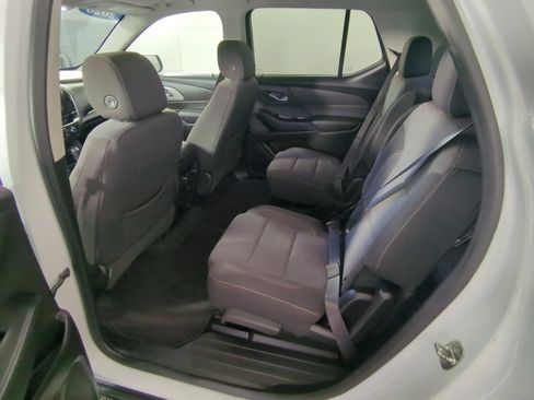 Used 2020 Chevrolet Traverse LT w/ Driver Confidence II Package image 5