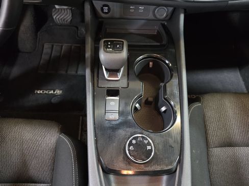 Used 2025 Nissan Rogue SV AWD/4WD image 22