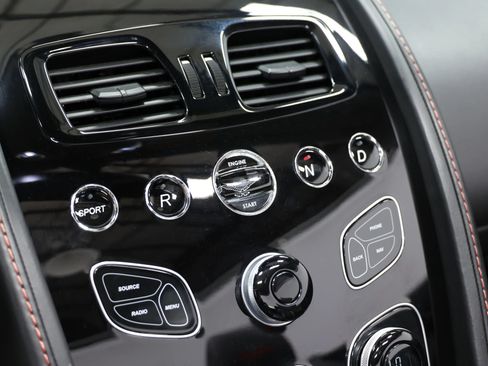 Used 2016 Aston Martin V8 Vantage GT RWD image 36