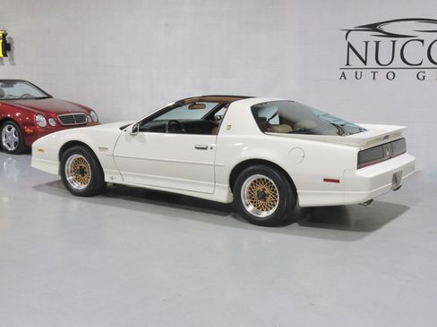 Used 1989 Pontiac Firebird Trans Am image 15