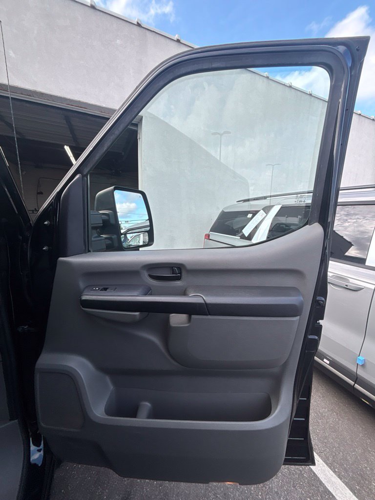 Used 2021 Nissan NV 3500 SL RWD image 21