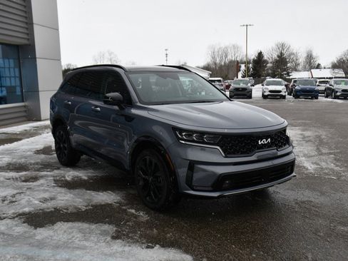 Used 2022 Kia Sorento SX image 9