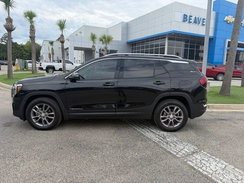 Used 2023 GMC Terrain SLT AWD/4WD image 7