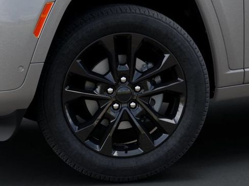 New 2026 Jeep Grand Cherokee L Limited AWD/4WD image 8