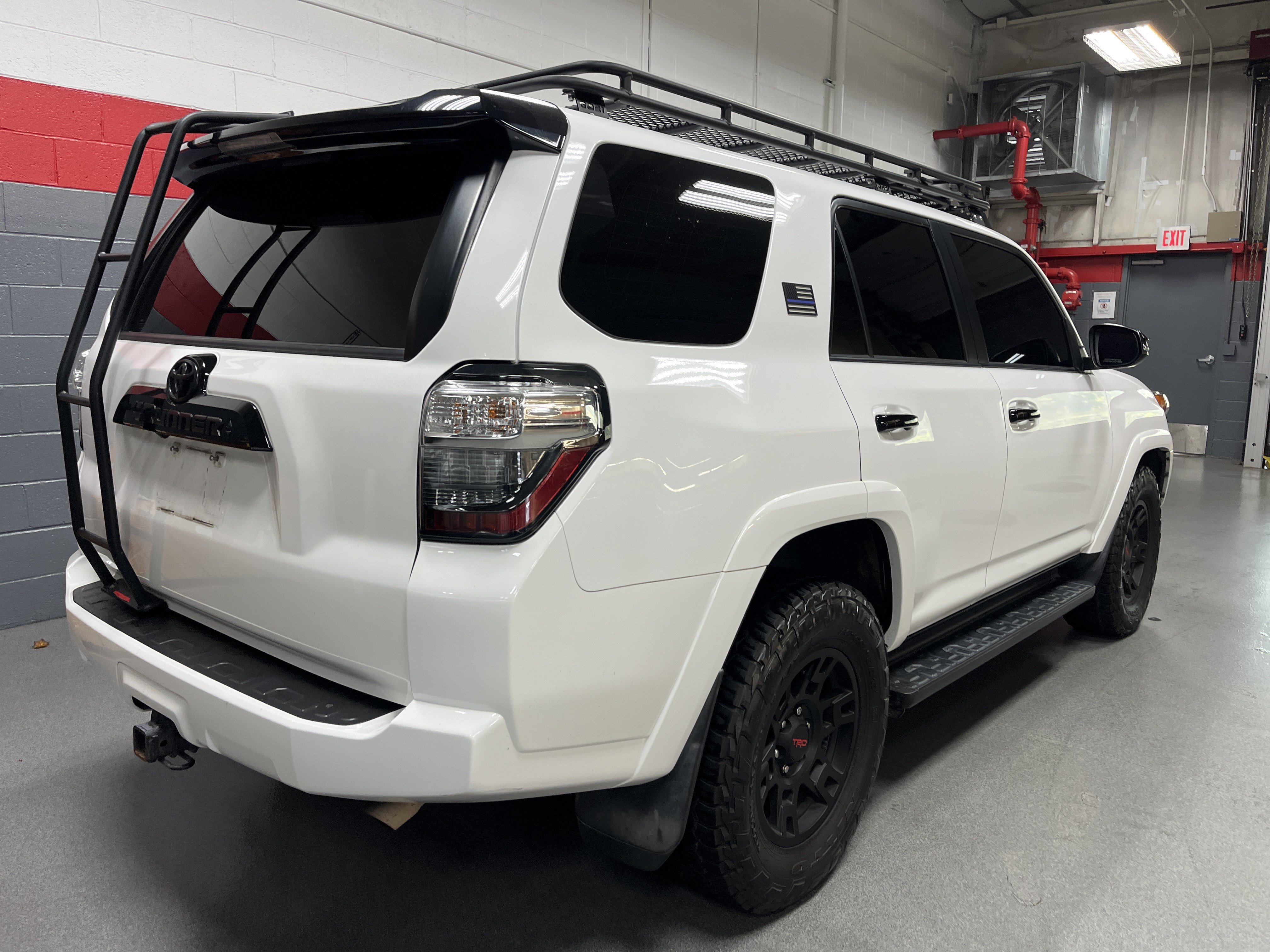 Used 2021 Toyota 4Runner Venture w/ Moonroof Package AWD/4WD image 5