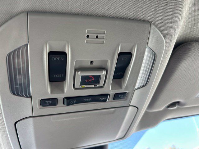 Used 2023 Toyota Highlander Limited AWD/4WD image 30