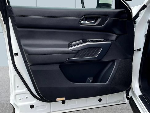 Certified 2022 Nissan Pathfinder SL AWD/4WD image 21
