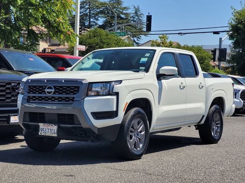 Used 2025 Nissan Frontier SV AWD/4WD image 10