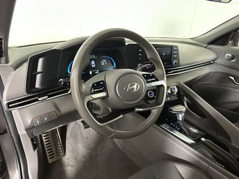 Used 2025 Hyundai Elantra Sport FWD image 13