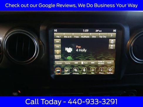 Used 2020 Jeep Wrangler Unlimited Sahara image 36