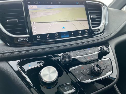 New 2026 Chrysler Pacifica Limited w/ S Appearance Package image 39