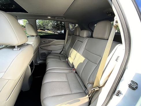 Used 2019 Nissan Murano SL w/ SL Technology Package FWD image 11