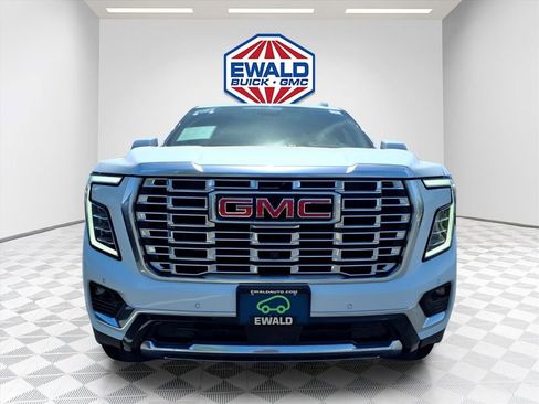 Certified 2025 GMC Yukon XL Denali w/ Sun & Power Step Package AWD/4WD image 7