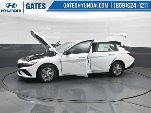 New 2026 Hyundai Elantra SE FWD image 51