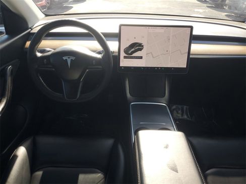 Used 2021 Tesla Model Y Long Range image 16