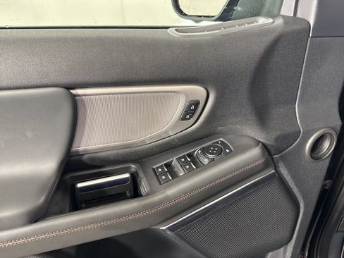 Used 2025 Ford Expedition Active AWD/4WD image 19