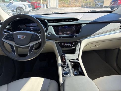 Certified 2022 Cadillac XT5 Premium Luxury image 14