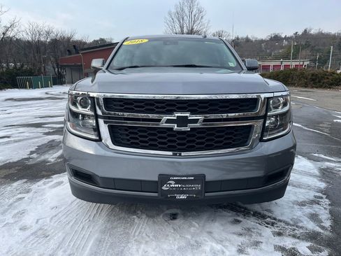 Used 2018 Chevrolet Suburban LT image 3