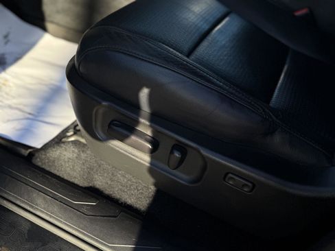 Used 2021 Toyota Tacoma TRD Off-Road w/ TRD Premium Off Road Package image 15