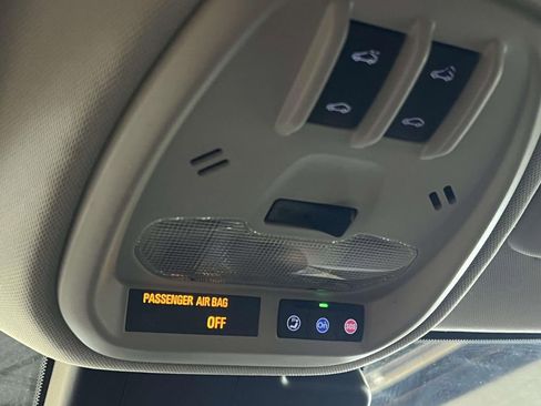 Used 2024 Chevrolet Trax LT w/ Sunroof Package image 24