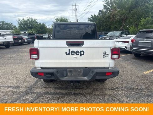 Used 2023 Jeep Gladiator Sport AWD/4WD image 3