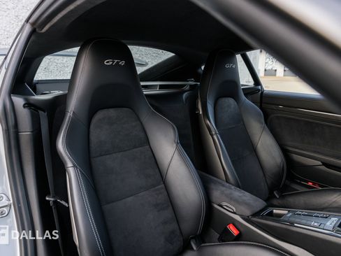 Used 2016 Porsche Cayman GT4 image 37