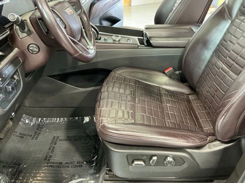 Used 2021 Cadillac Escalade ESV Sport Platinum RWD image 16