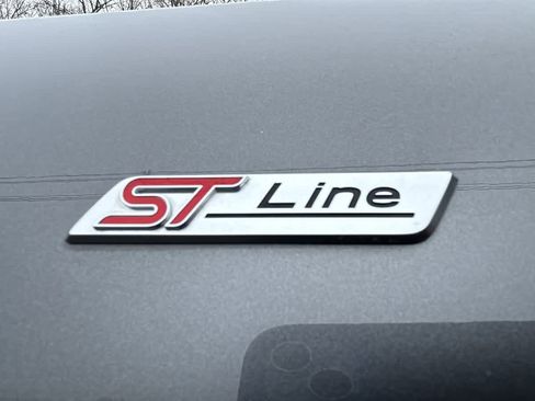 Used 2025 Ford Explorer ST-Line image 9