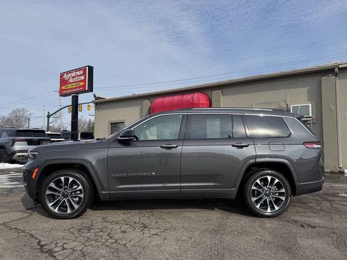 Used 2023 Jeep Grand Cherokee L Overland w/ MOPAR Finishing Package image 6