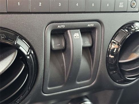 Used 2016 Jeep Wrangler Sahara image 4