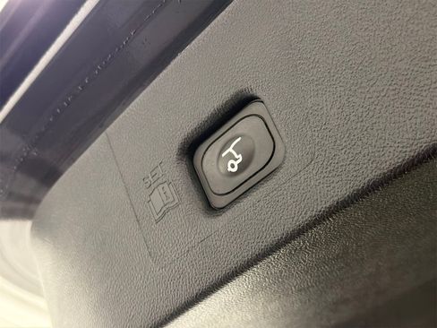 Certified 2023 Lincoln Nautilus AWD image 9