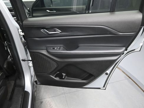 Used 2024 Jeep Grand Cherokee L Laredo AWD/4WD image 18