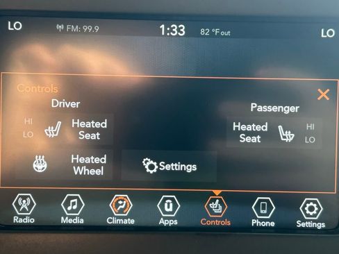 Used 2019 Jeep Renegade Latitude w/ Cold Weather Group image 5