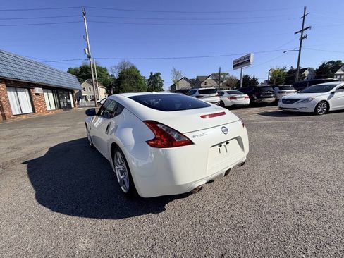 Used 2012 Nissan 370Z Touring RWD image 37