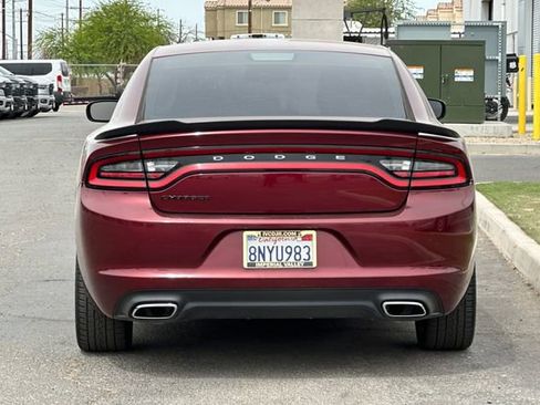 Certified 2017 Dodge Charger SE w/ Blacktop Package RWD image 4