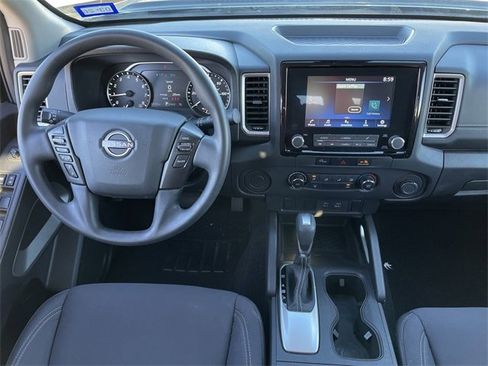 Used 2024 Nissan Frontier SV image 10